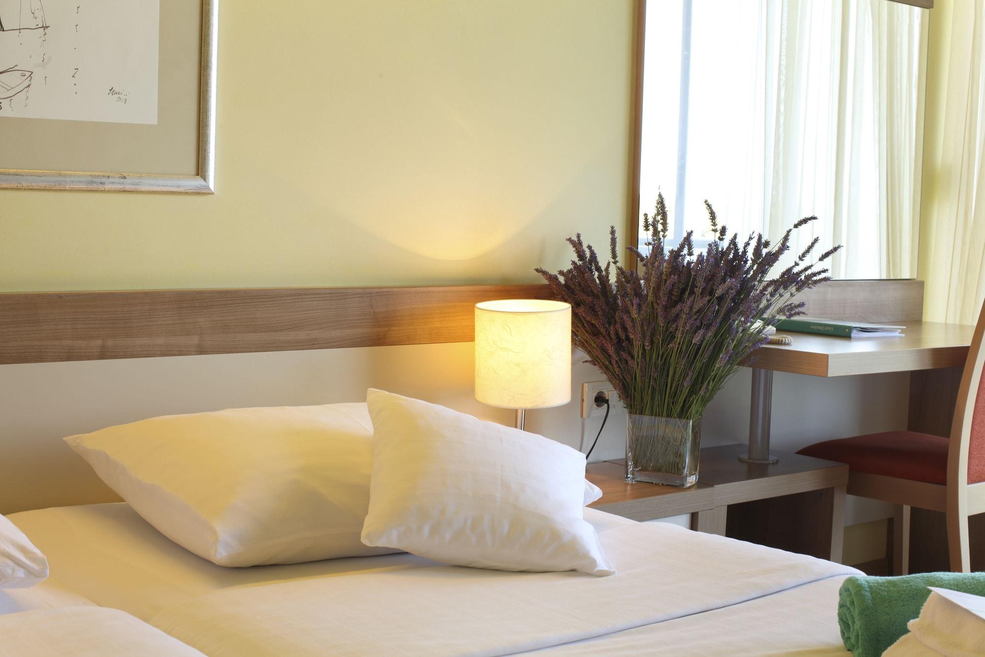 Hotel Aurora Mali Lošinj Dış mekan fotoğraf
