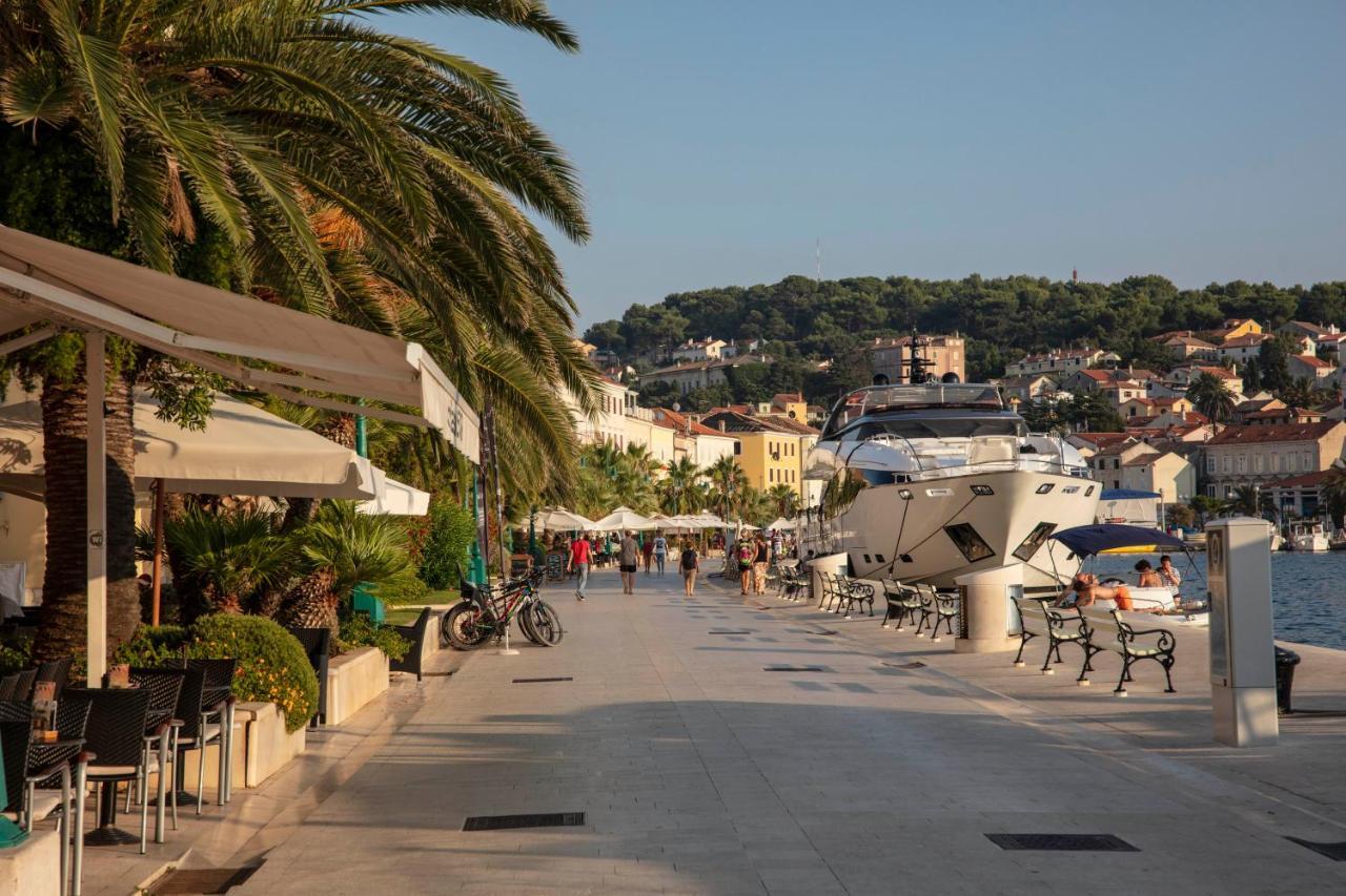 Hotel Aurora Mali Lošinj Dış mekan fotoğraf